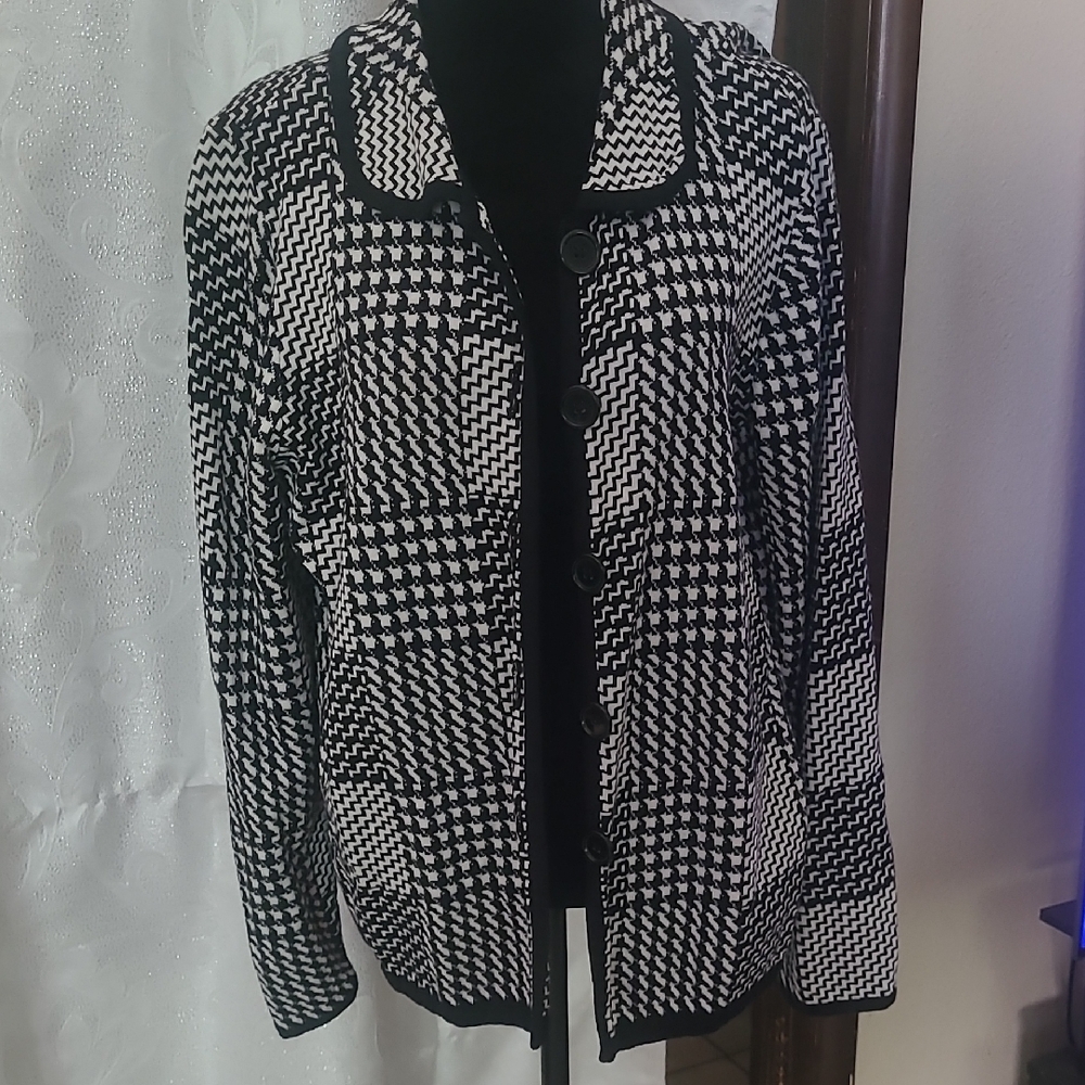 Christopher & Banks Black and White Patterned Blazer